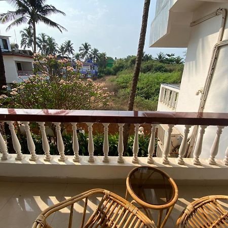 Shanu'S Seaside Inn - A Family-Run Guesthouse Just 100 Metres From Candolim Beach Eksteriør billede
