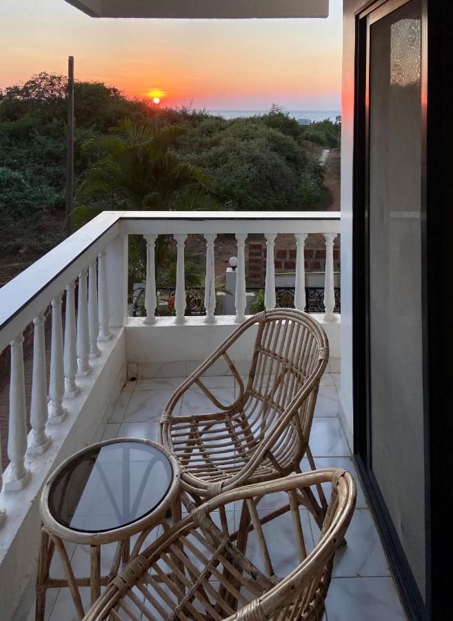 Shanu'S Seaside Inn - A Family-Run Guesthouse Just 100 Metres From Candolim Beach Eksteriør billede