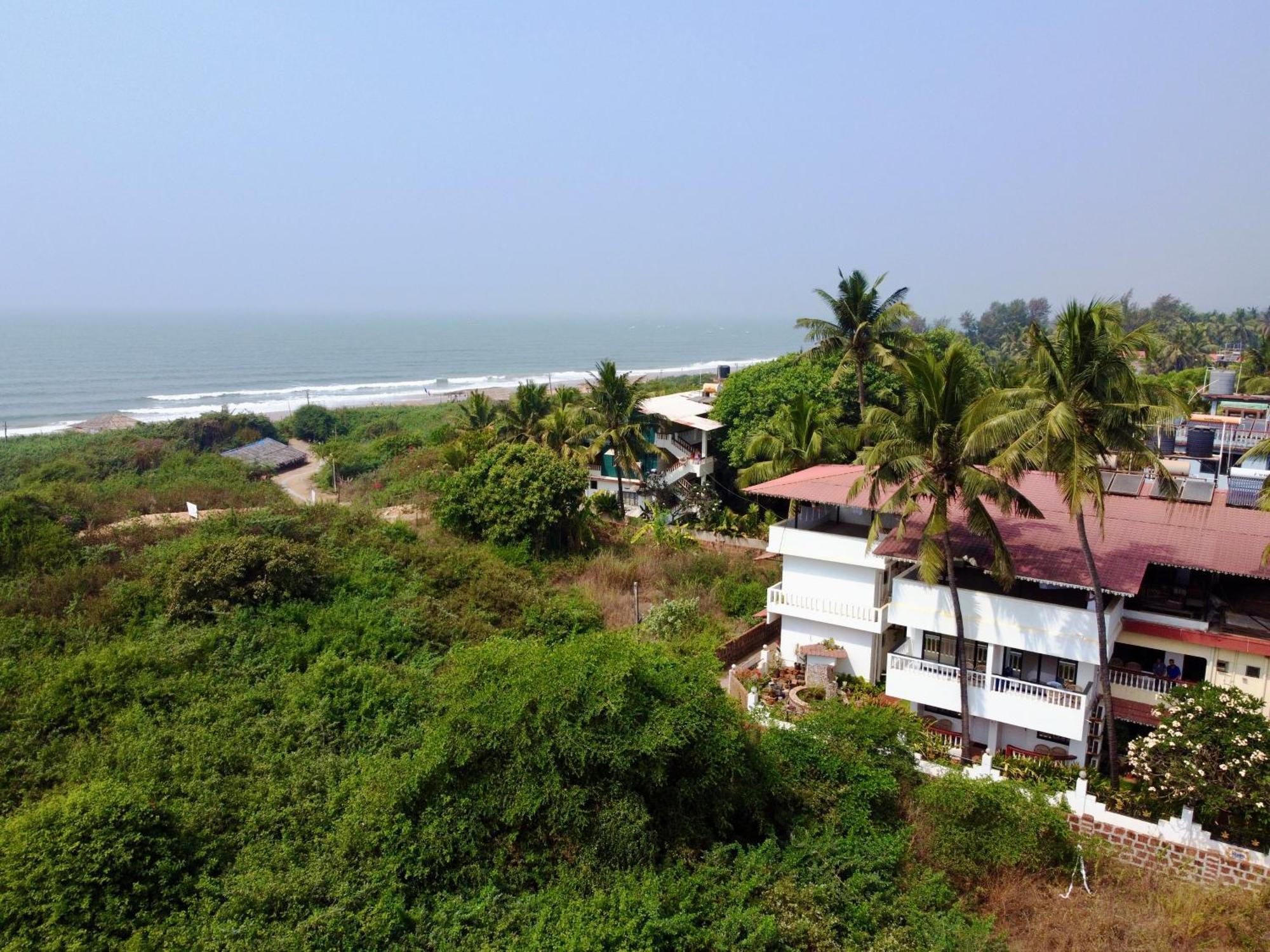 Shanu'S Seaside Inn - A Family-Run Guesthouse Just 100 Metres From Candolim Beach Eksteriør billede